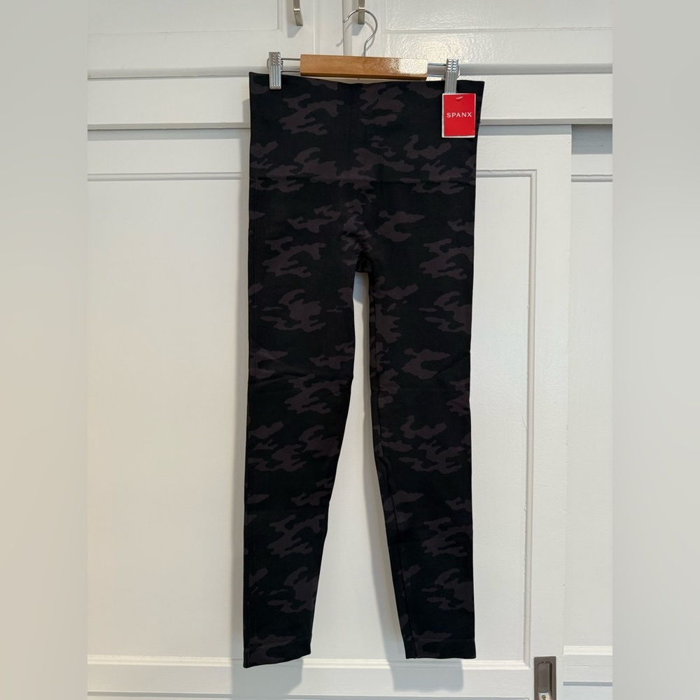 Spanx Look At Me Now Leggings